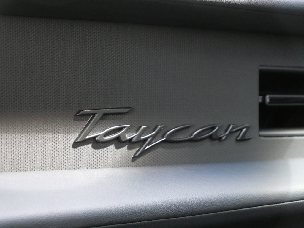 Thumbnail: 2020 Porsche Taycan - 25