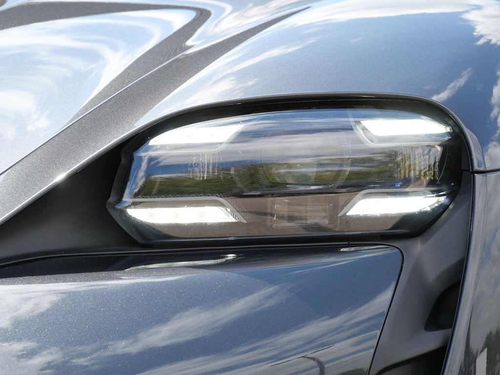 Thumbnail: 2020 Porsche Taycan - 12