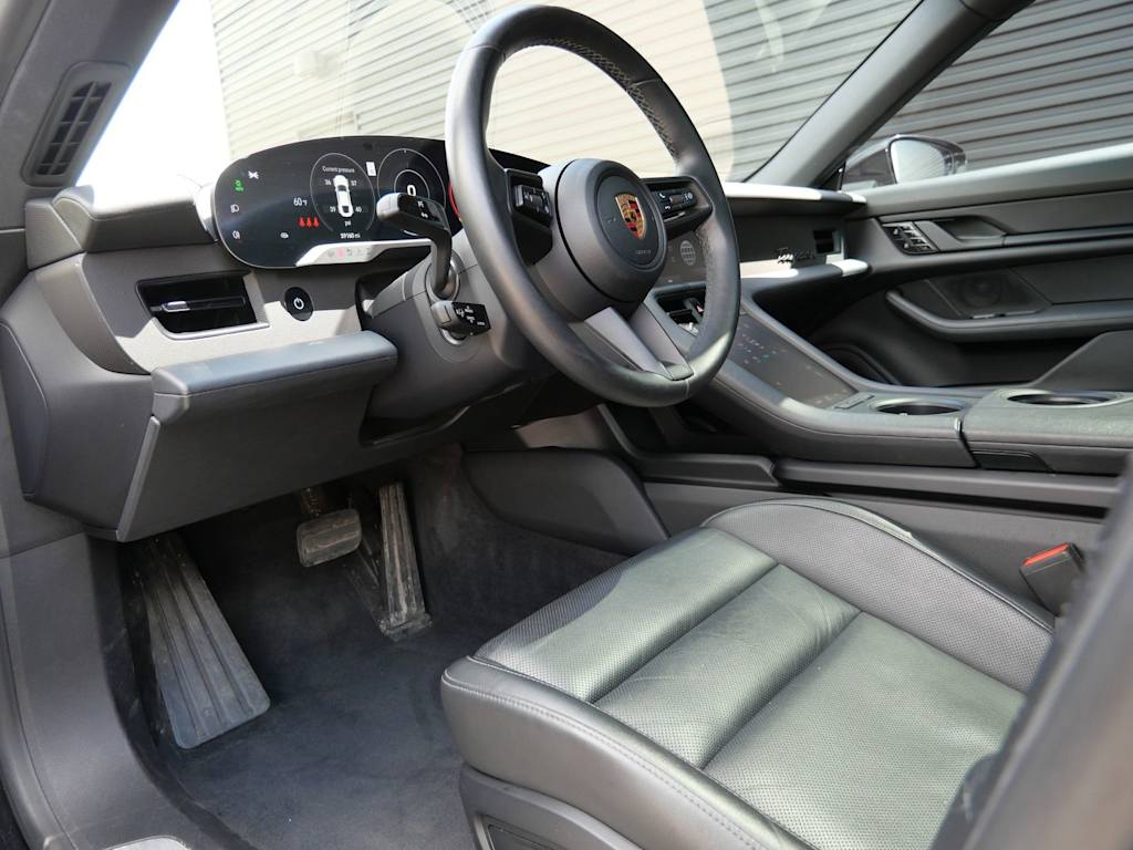 Thumbnail: 2020 Porsche Taycan - 2