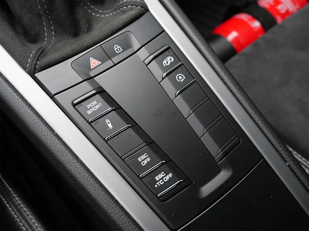 Thumbnail: 2021 Porsche 718 Cayman - 19