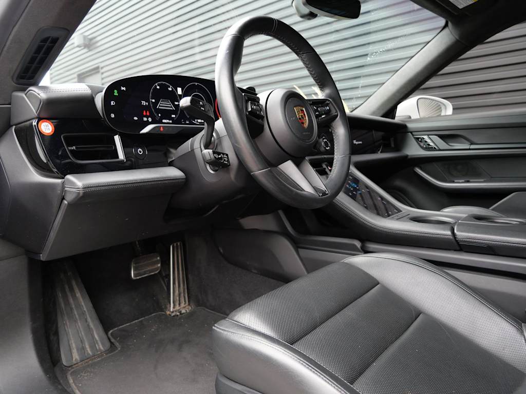 Thumbnail: 2020 Porsche Taycan - 2