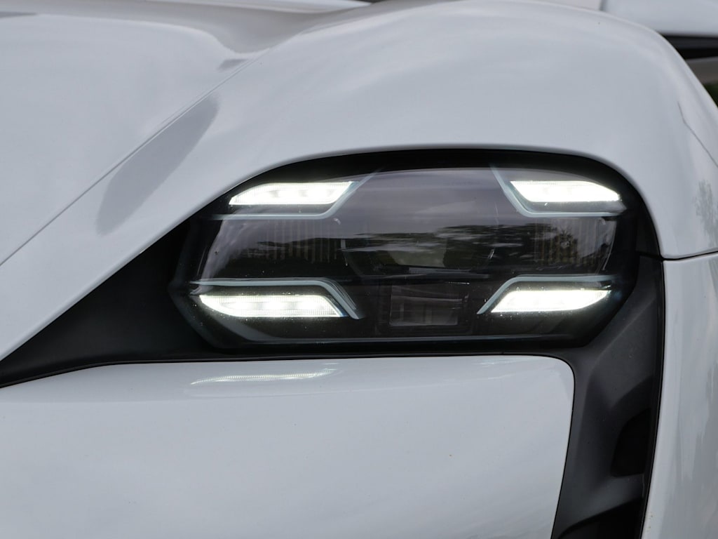 Thumbnail: 2020 Porsche Taycan - 9