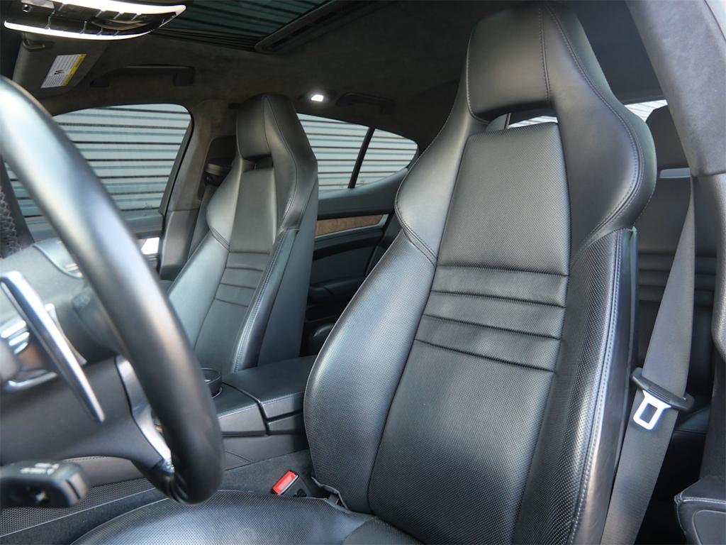 Thumbnail: 2016 Porsche Panamera - 6