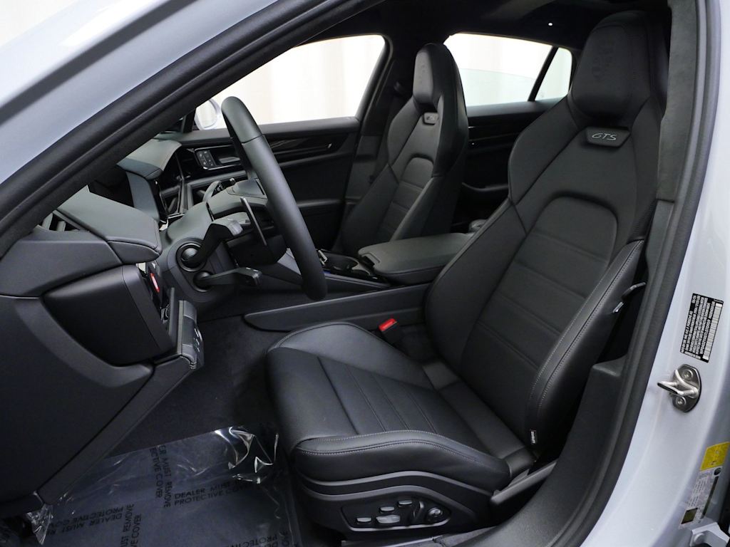 Thumbnail: 2026 Porsche Panamera - 8