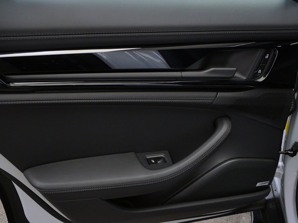 Thumbnail: 2026 Porsche Panamera - 19