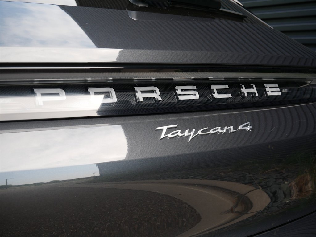 Thumbnail: 2021 Porsche Taycan - 23