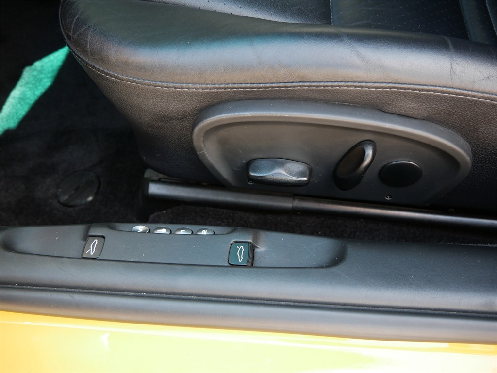 Thumbnail: 2004 Porsche Boxster - 15