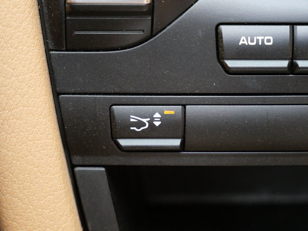 Thumbnail: 2011 Porsche 911 - 19