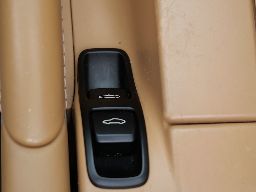 Thumbnail: 2011 Porsche 911 - 17