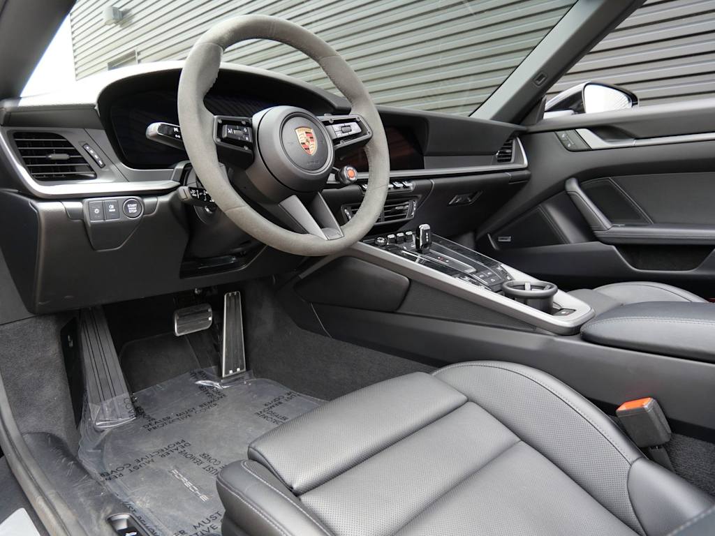 Thumbnail: 2025 Porsche 911 - 2