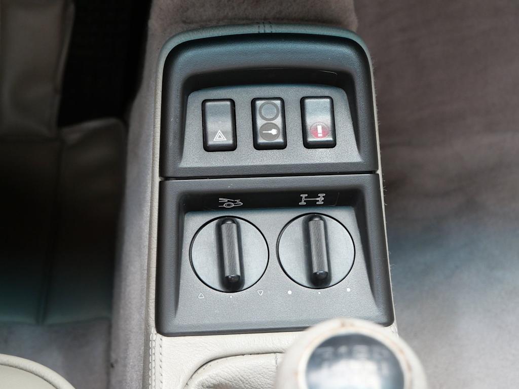 Thumbnail: 1990 Porsche 911 - 18