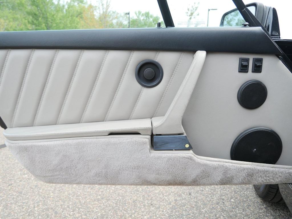Thumbnail: 1990 Porsche 911 - 13