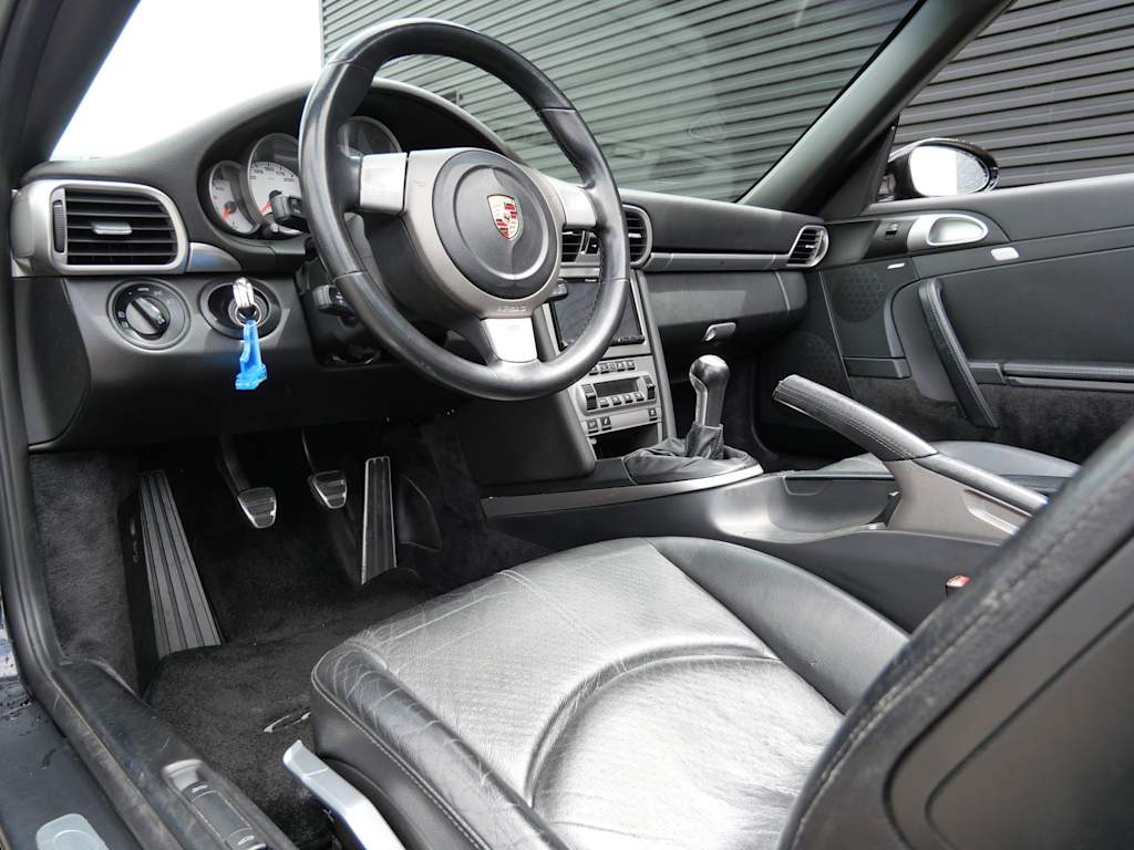 Thumbnail: 2006 Porsche 911 - 2