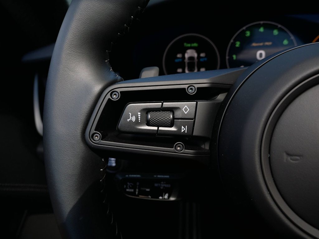 Thumbnail: 2026 Porsche 911 - 21