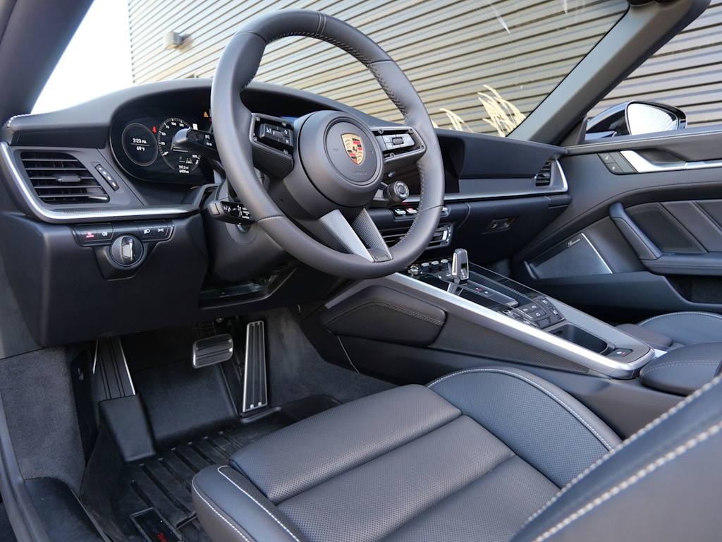 Thumbnail: 2025 Porsche 911 - 2