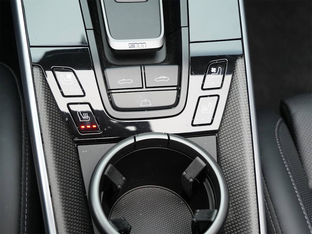 Thumbnail: 2024 Porsche 911 - 10