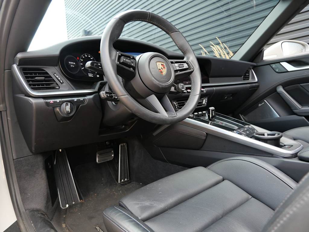 Thumbnail: 2024 Porsche 911 - 2