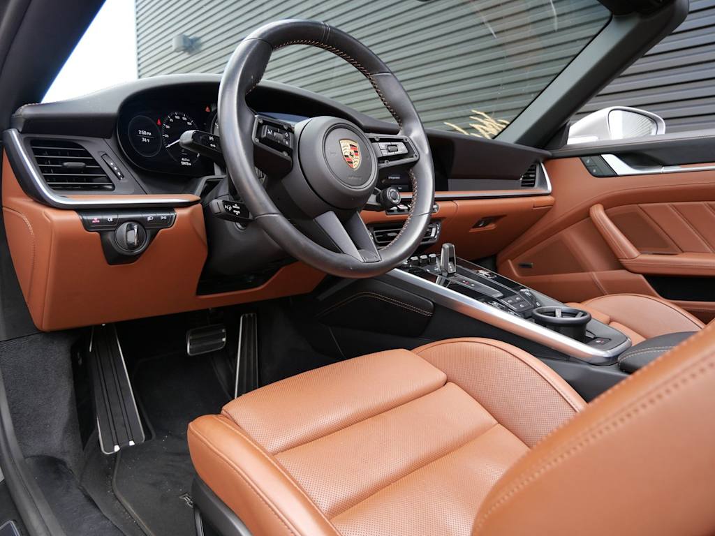Thumbnail: 2023 Porsche 911 - 2