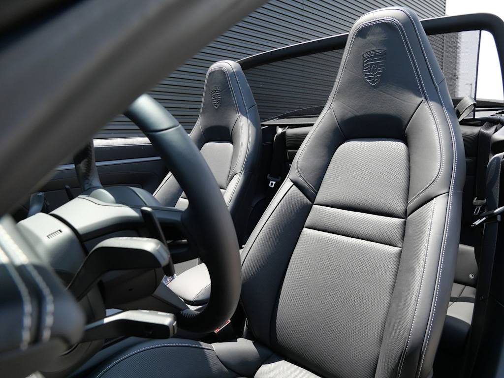 Thumbnail: 2026 Porsche 911 - 7