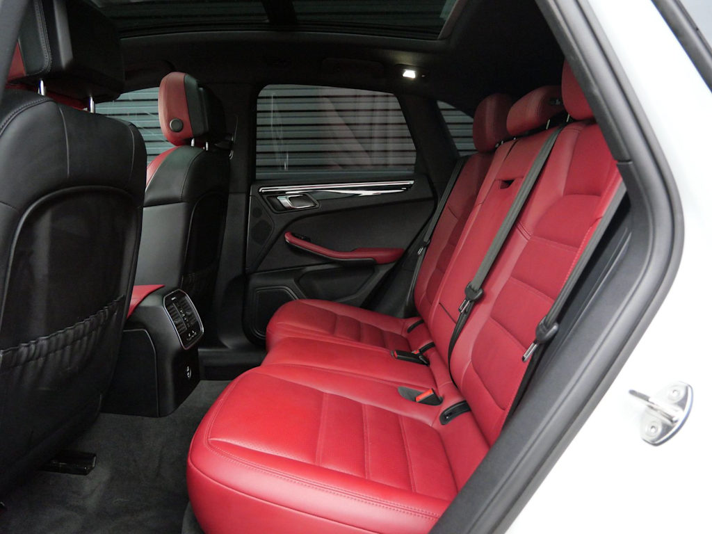 Thumbnail: 2023 Porsche Macan - 7