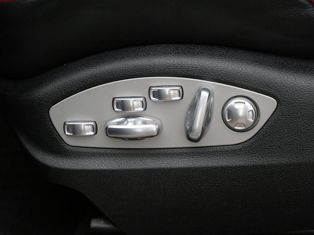 Thumbnail: 2023 Porsche Macan - 14