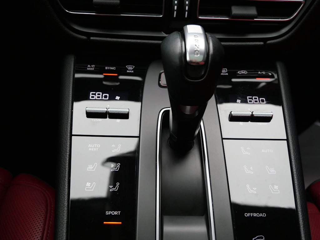 Thumbnail: 2023 Porsche Macan - 19
