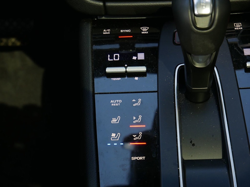 Thumbnail: 2025 Porsche Macan - 11