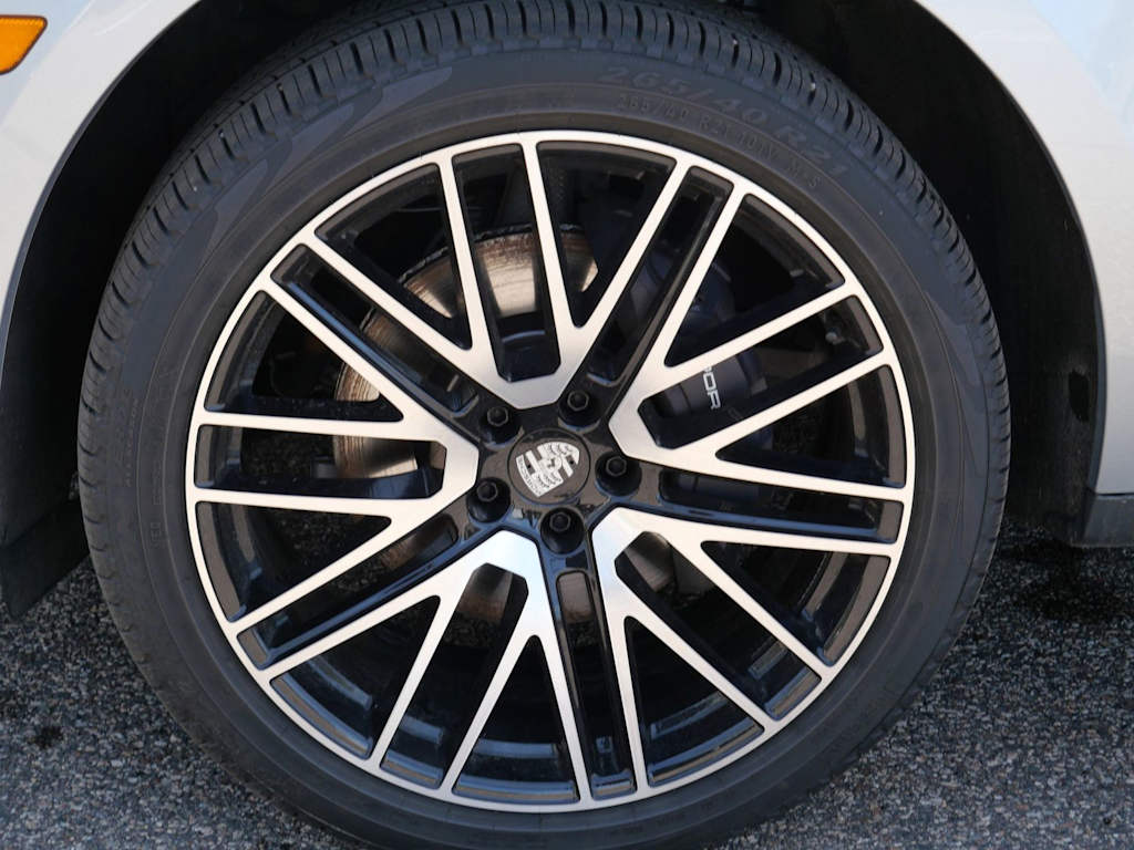 Thumbnail: 2026 Porsche Macan - 5