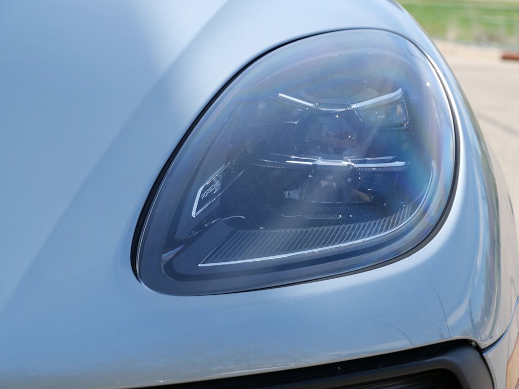 Thumbnail: 2026 Porsche Macan - 11