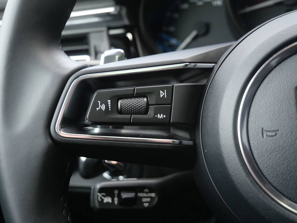Thumbnail: 2026 Porsche Macan - 18