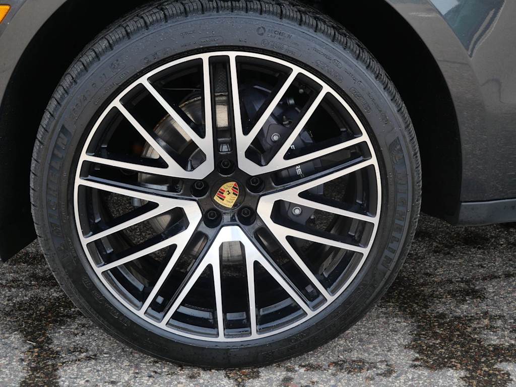 Thumbnail: 2026 Porsche Macan - 5