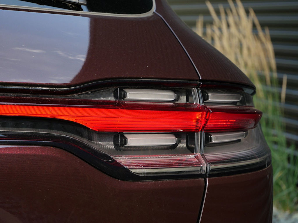 Thumbnail: 2026 Porsche Macan - 12