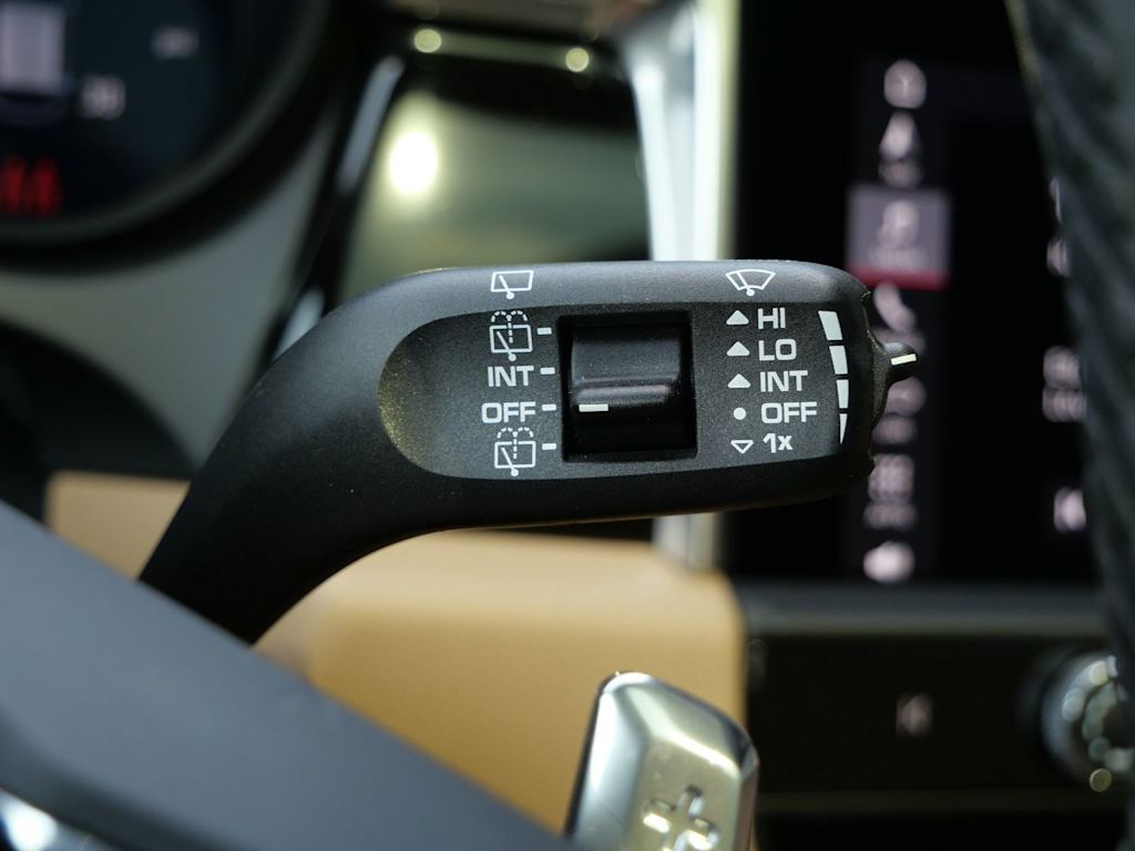 Thumbnail: 2026 Porsche Macan - 26