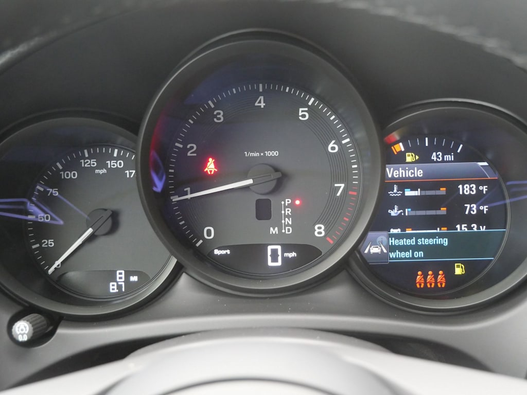 Thumbnail: 2026 Porsche Macan - 10