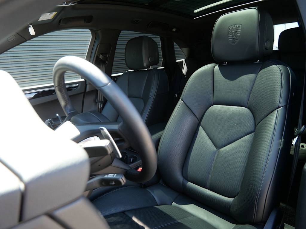 Thumbnail: 2025 Porsche Macan - 5