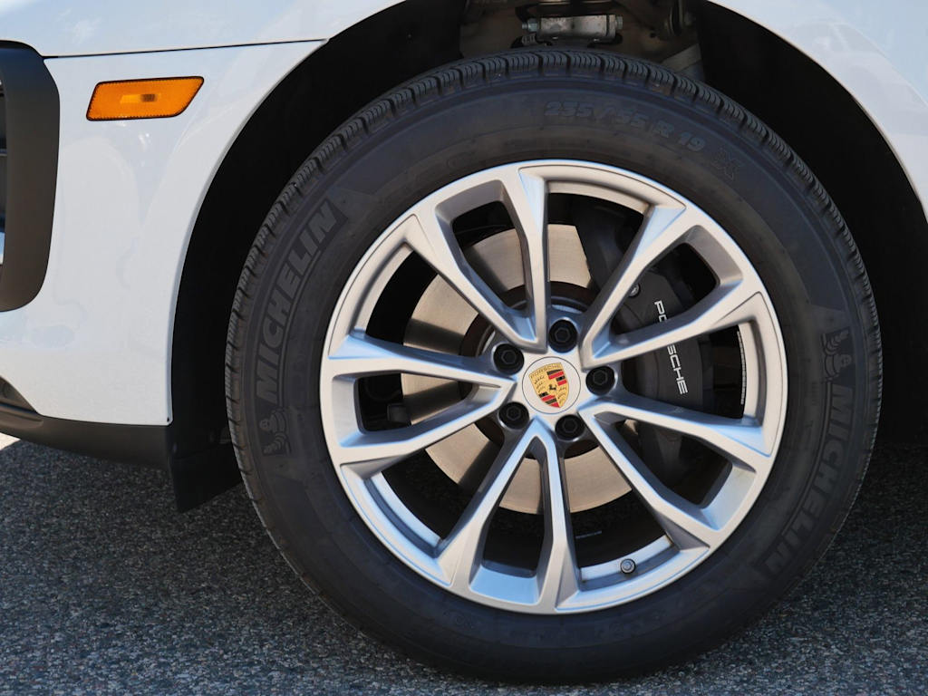 Thumbnail: 2025 Porsche Macan - 4