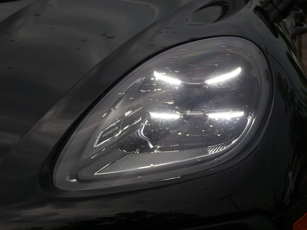 Thumbnail: 2026 Porsche Macan - 10