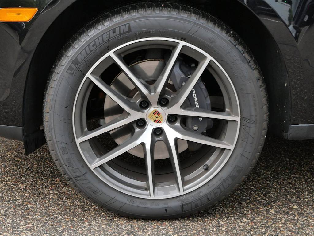Thumbnail: 2026 Porsche Macan - 5