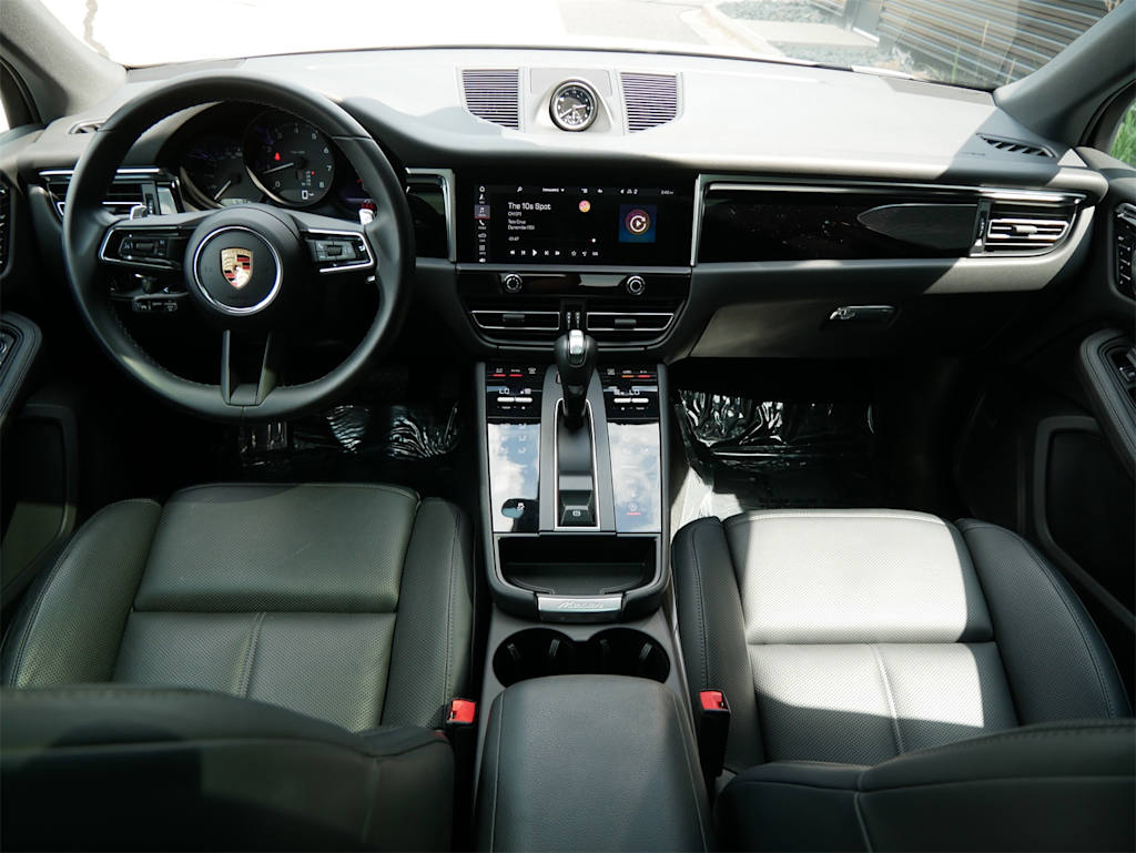 Thumbnail: 2024 Porsche Macan - 7