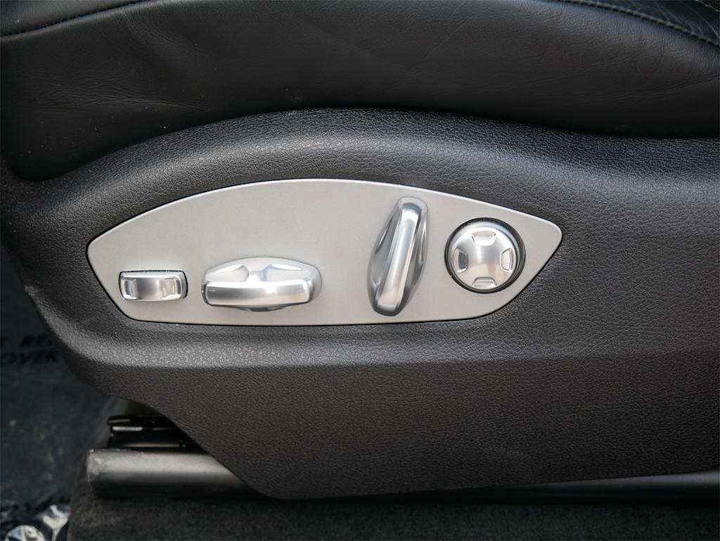Thumbnail: 2024 Porsche Macan - 18