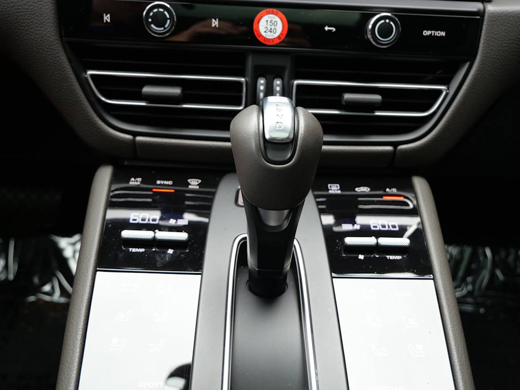 Thumbnail: 2025 Porsche Macan - 19