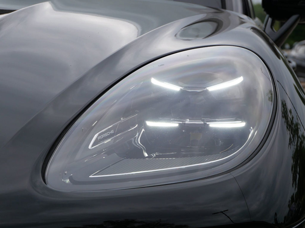 Thumbnail: 2025 Porsche Macan - 10