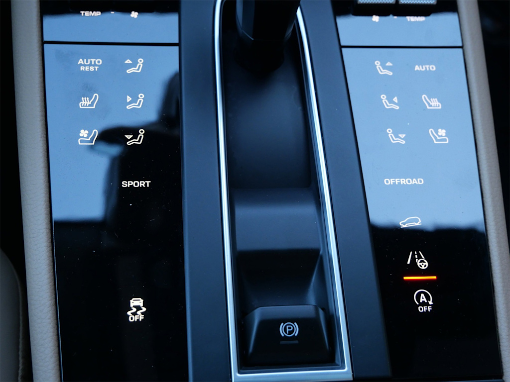 Thumbnail: 2026 Porsche Macan - 24