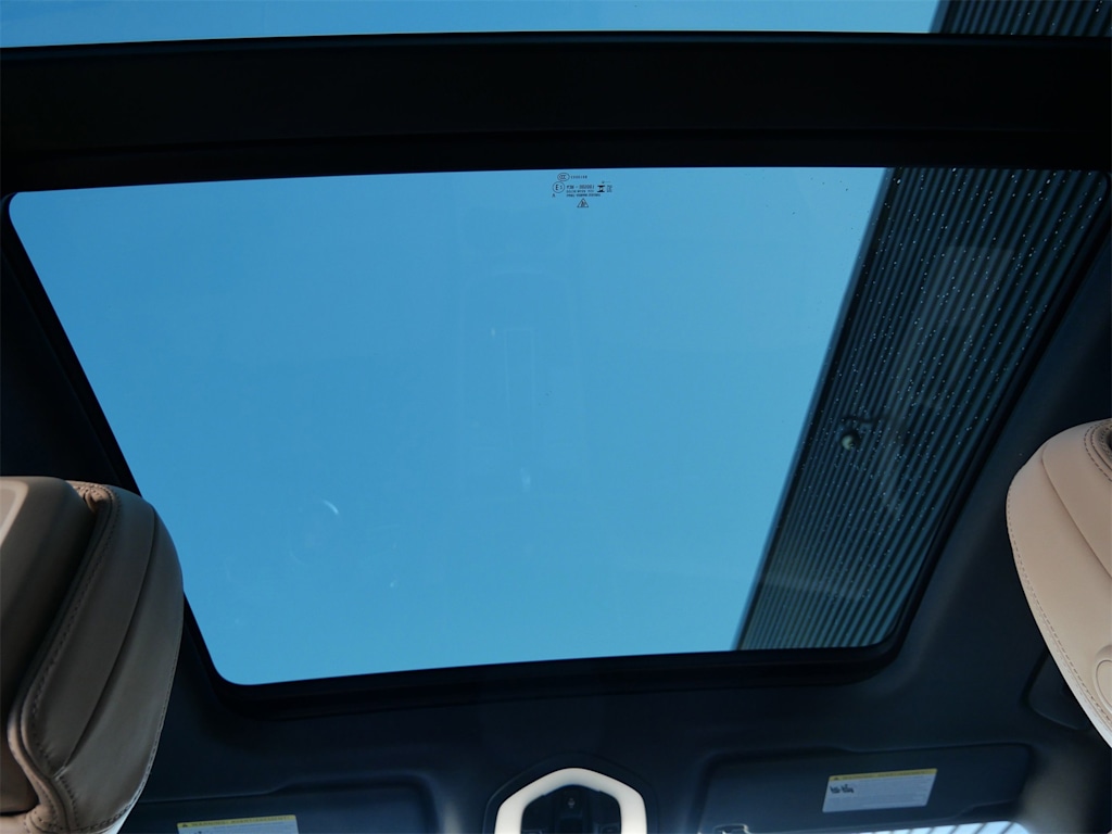 Thumbnail: 2026 Porsche Macan - 18