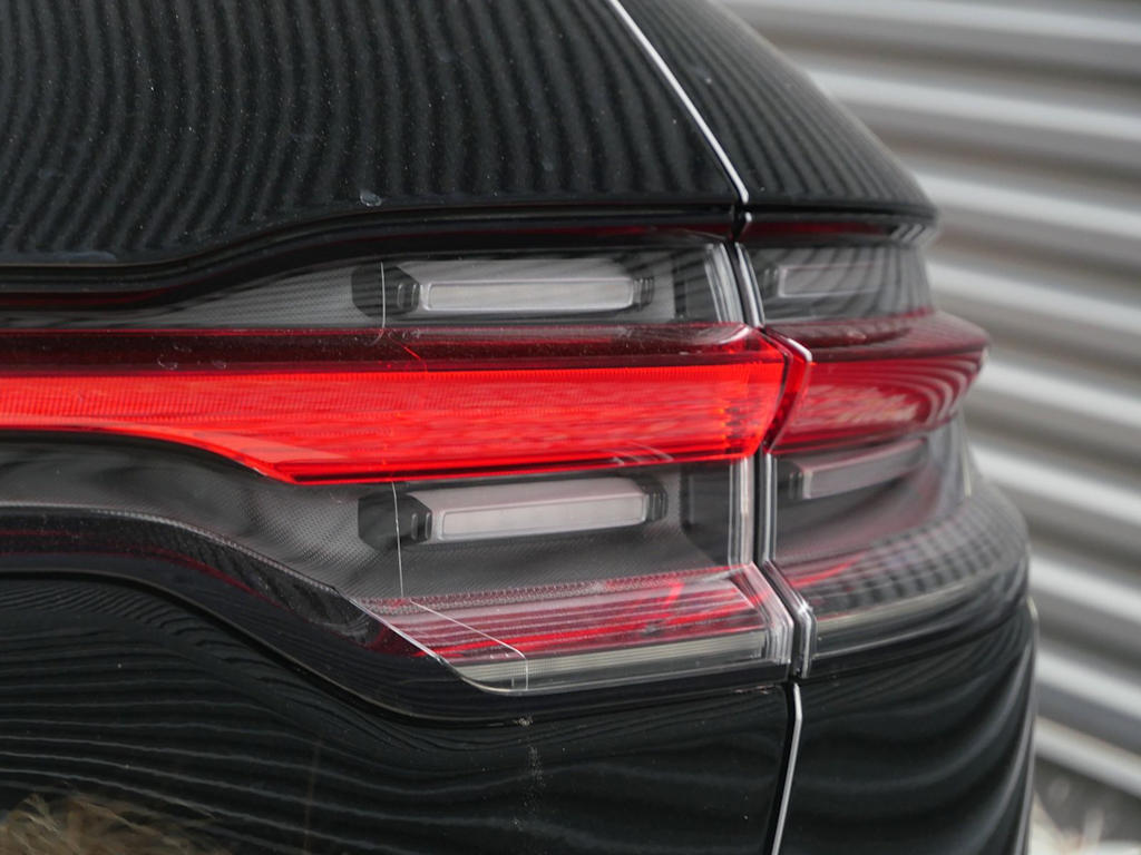 Thumbnail: 2026 Porsche Macan - 12