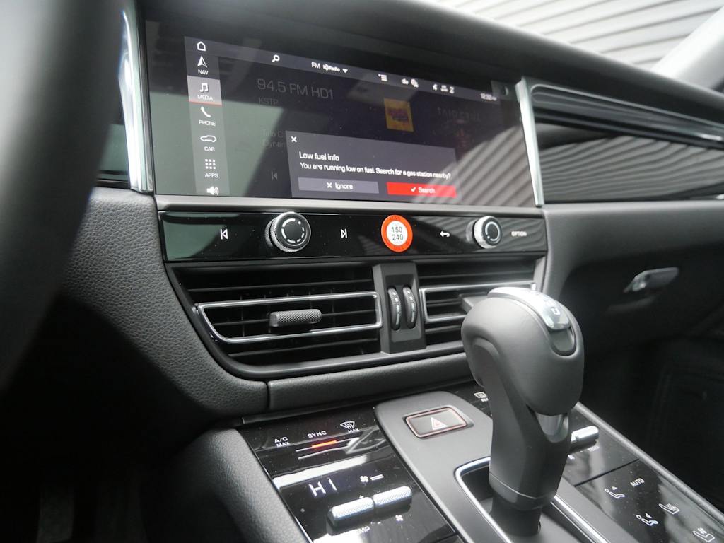 Thumbnail: 2026 Porsche Macan - 9