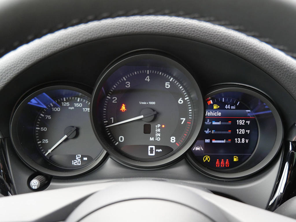 Thumbnail: 2026 Porsche Macan - 9