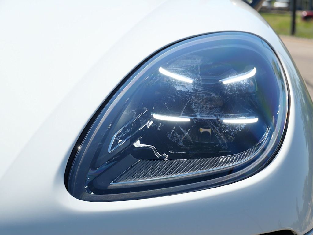 Thumbnail: 2026 Porsche Macan - 11