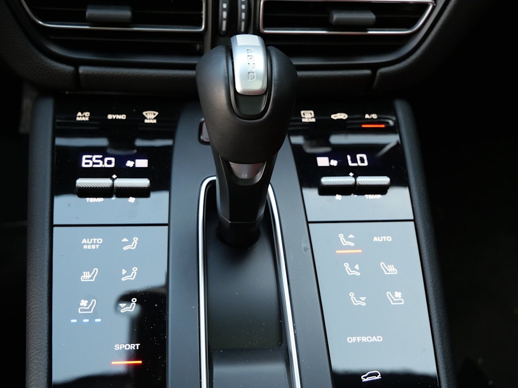 Thumbnail: 2023 Porsche Macan - 20