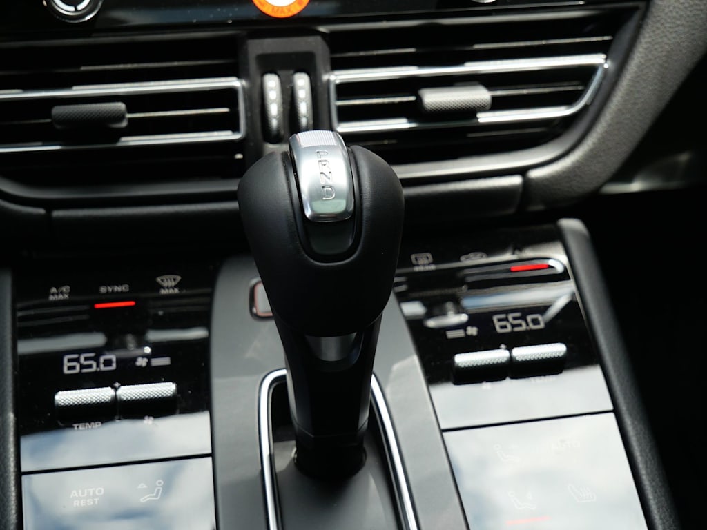 Thumbnail: 2026 Porsche Macan - 19